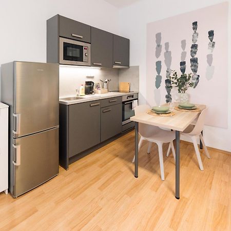 7 Nights Apartments Dominikanske N. Brno Dış mekan fotoğraf