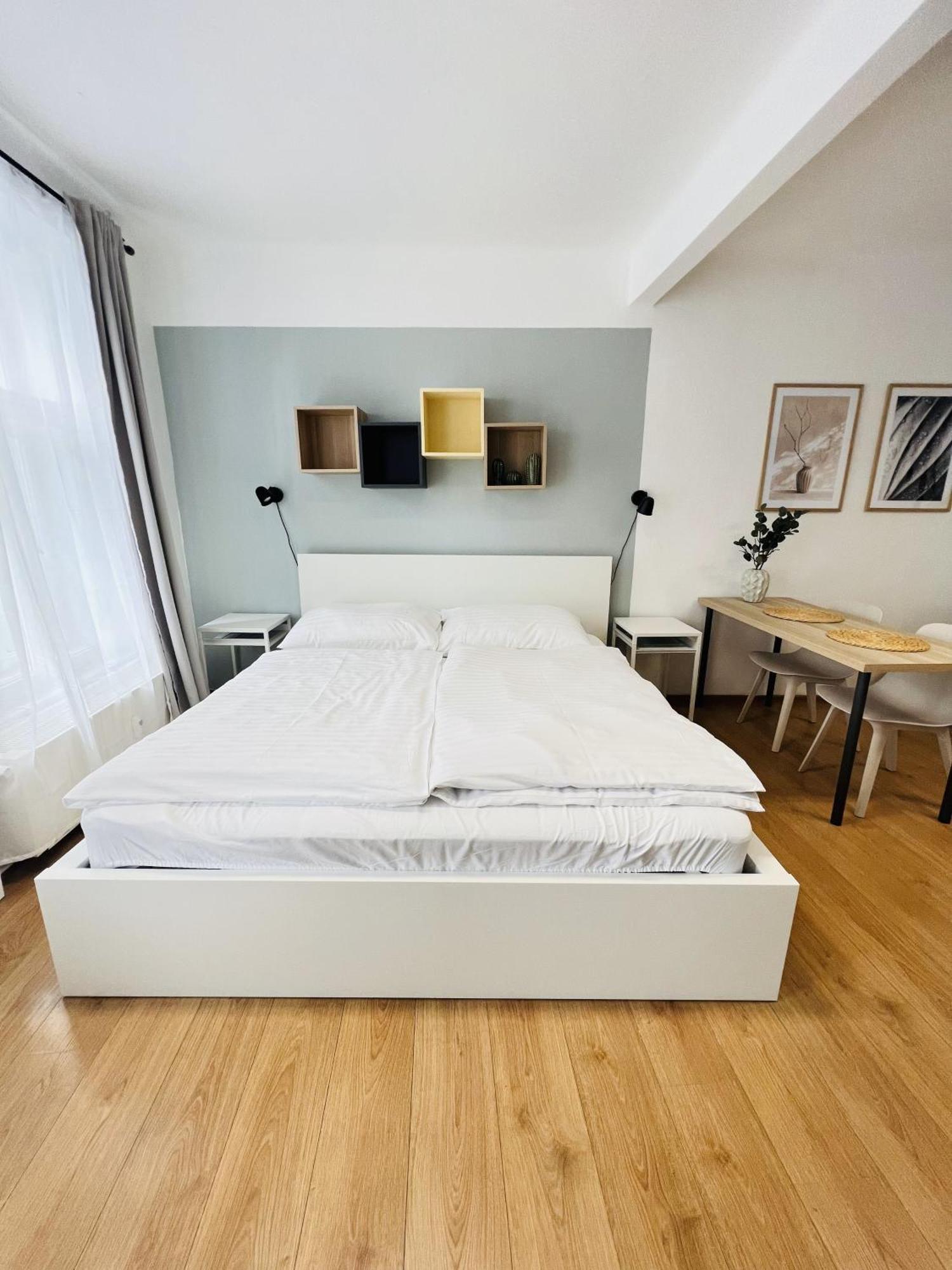 7 Nights Apartments Dominikanske N. Brno Dış mekan fotoğraf