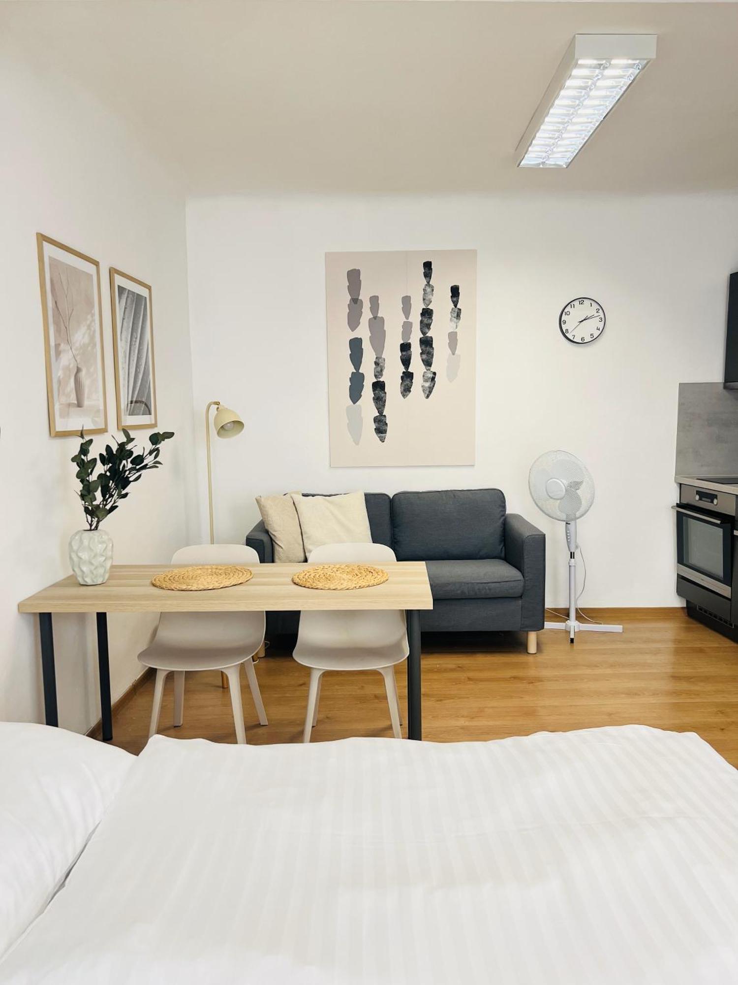 7 Nights Apartments Dominikanske N. Brno Dış mekan fotoğraf